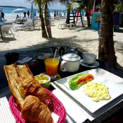 Coco beach - Breakfast - Orient Bay - bordelaise-by-mimi.com