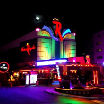 Maho by Night - Sint Maarten - photo by Bordelaise By Mimi