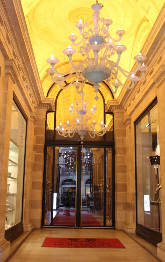 Grand-Hôtel-Bodeaux-Hall-Cours-Intendance