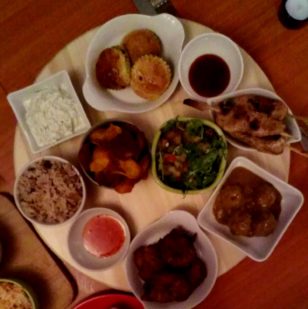 big-calabash-caribbean-food-bordeaux-banane-plantain-coconut-rice-coleslaw-calypso-chicken