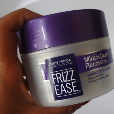 Masque-Soin-Intensif-Frizz-Ease-John-Frieda