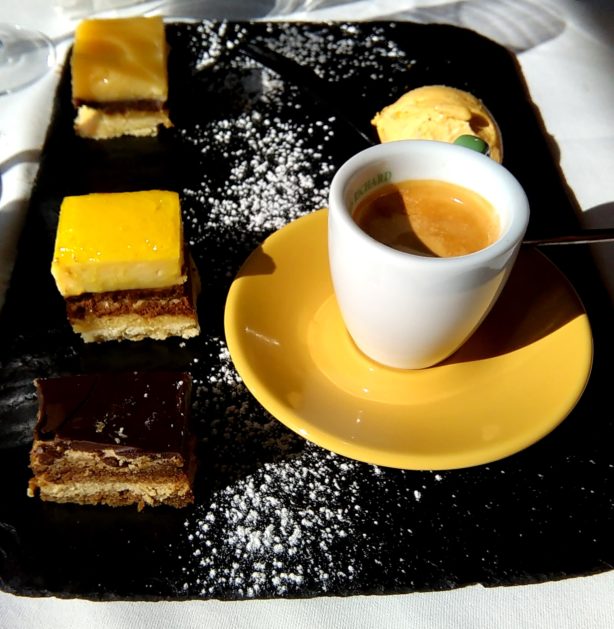 Café-Gourmand-Café-du-Port-Bordeaux-Vue-Garonne