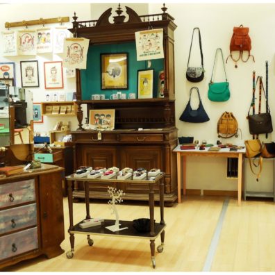 Affiche-Meuble-Vintage-Boutique-Ephémère-Bordeaux-Créateurs-Mériadeck-Bordeaux