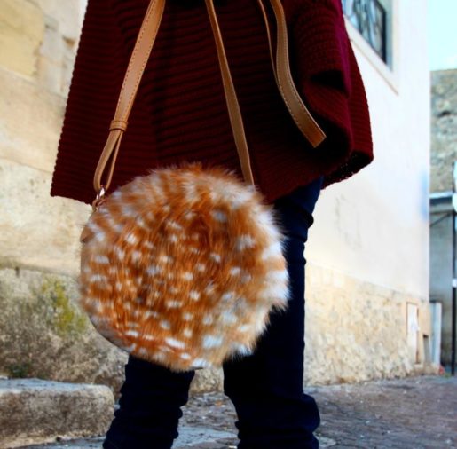boots-vegan-look-bordeaux-sac-nafnaf-fausse-fourrure